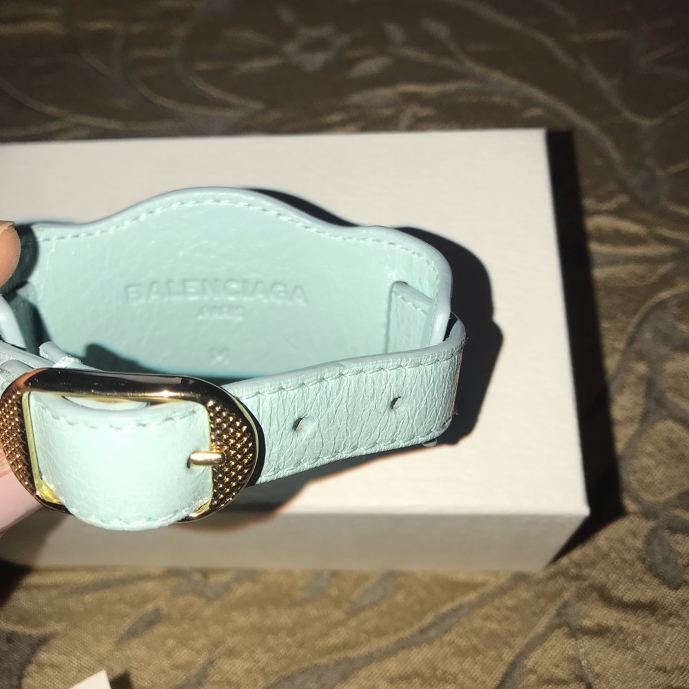 Balenciaga Cuff - Brand New - excellent condition - Picture 2 of 4